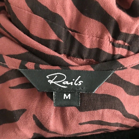 RAILS Rust Black JADE Tiger Stripe High/Low Ruffle Hem Midi Dress V-Neck Medium - Picture 5 of 5